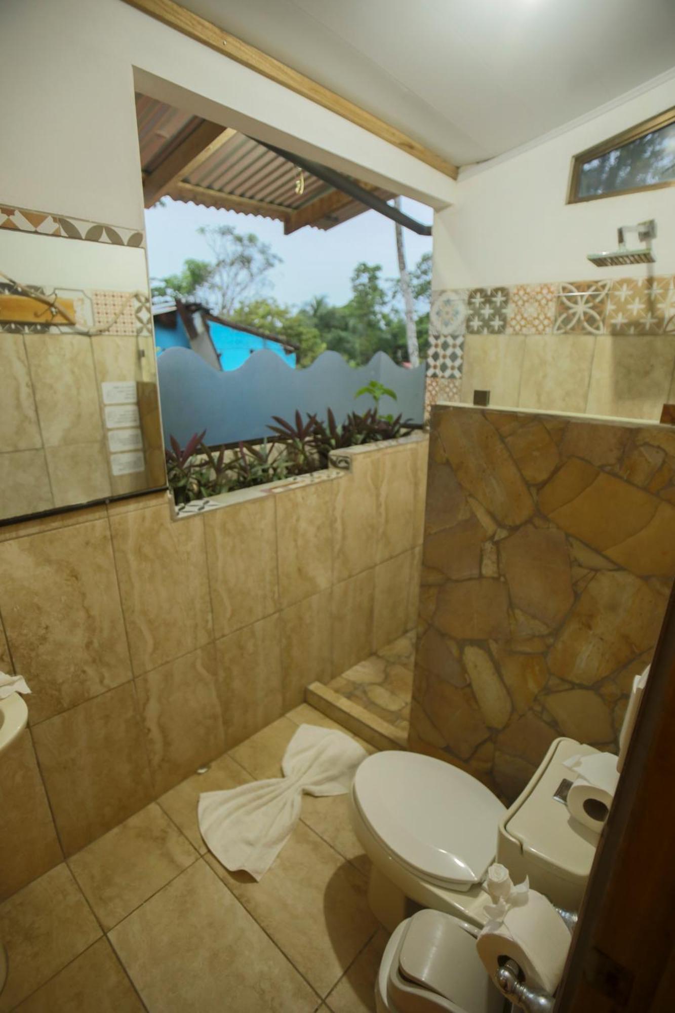 Hotel Pura Natura Beachfront Tortuguero Exteriör bild