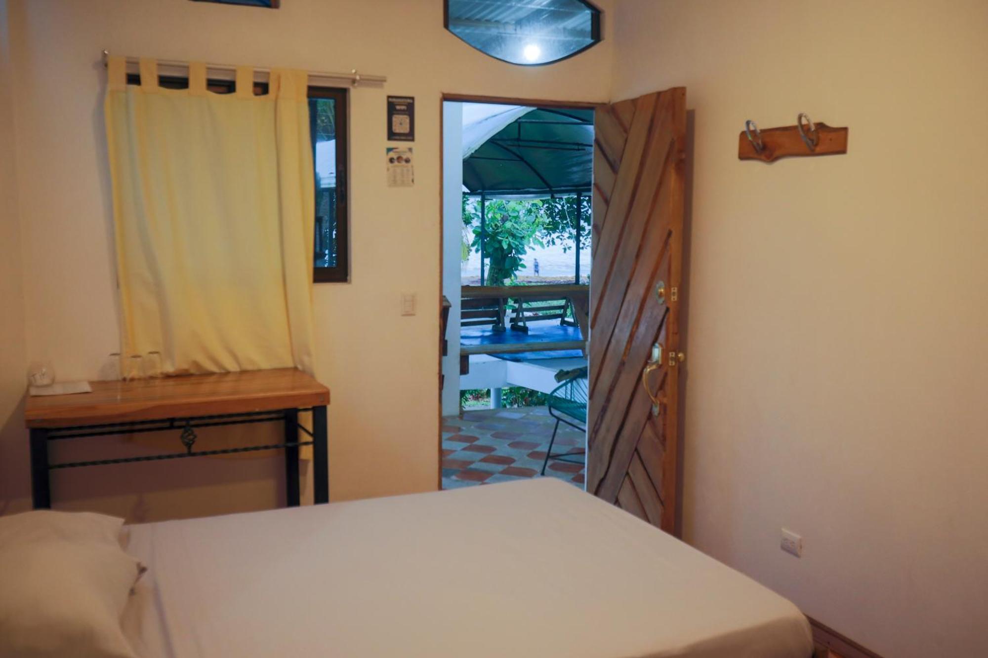 Hotel Pura Natura Beachfront Tortuguero Exteriör bild